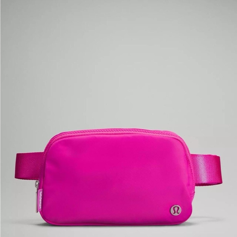 Lululemon Everywhere Belt Bag 1L- Sonic Pink